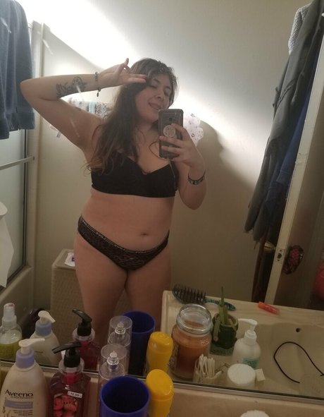 Photo nue de fuite OnlyFans de Kawaiicinnabon56