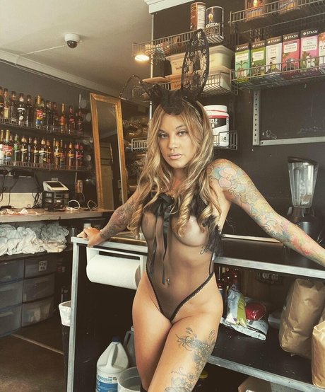 Photo nue de fuite OnlyFans de Sallyvillagomez