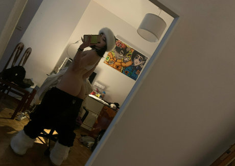 Photo nue de fuite OnlyFans de Selfishara