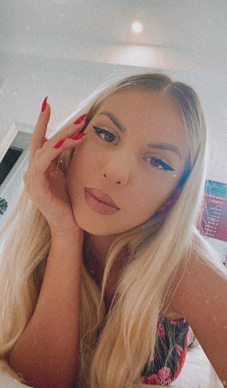 Photo nue de fuite OnlyFans de Tonnia
