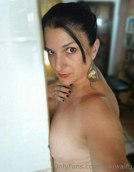Photo nue de fuite OnlyFans de Sukiwaifu