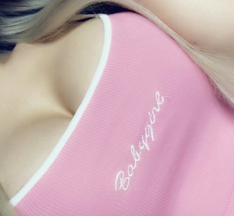Photo nue de fuite OnlyFans de Barbieparis