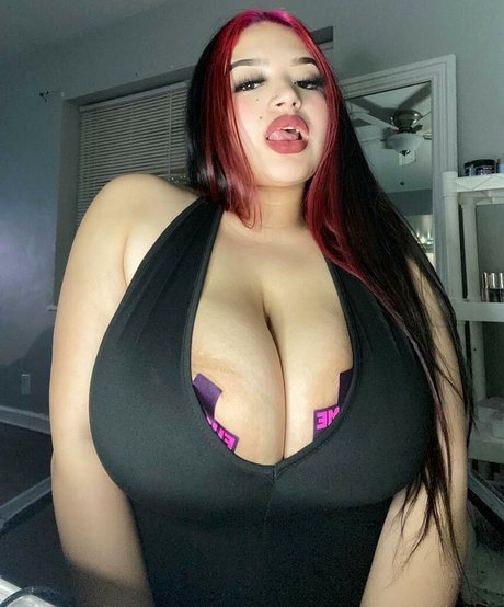 Photo nue de fuite OnlyFans de Dezerai Angel