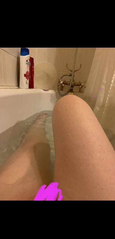 Photo nue de fuite OnlyFans de Petitiepolly
