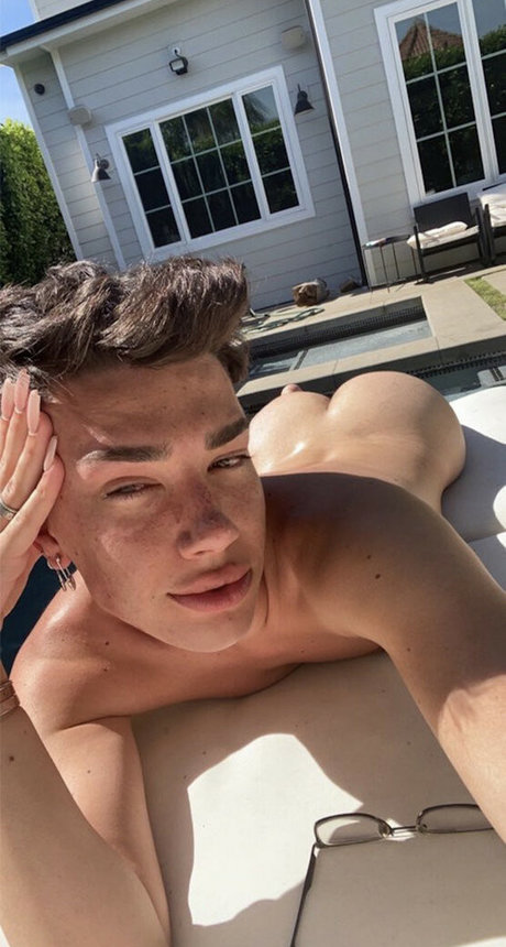 Photo nue de fuite OnlyFans de James Charles