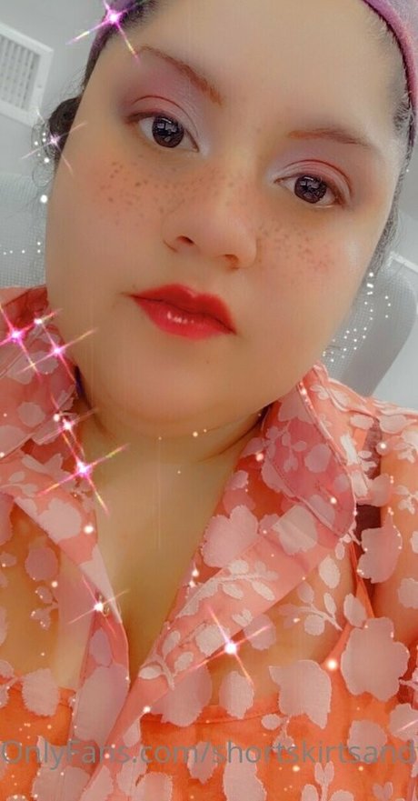 Photo nue de fuite OnlyFans de Shortskirtsandflirts