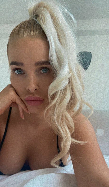 Photo nue de fuite OnlyFans de Angelpussy18