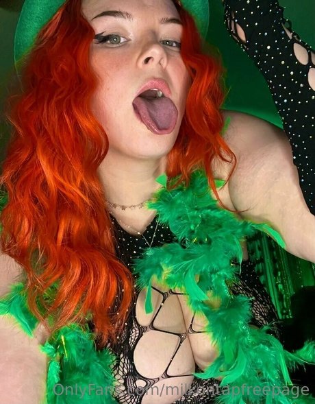 Photo nue de fuite OnlyFans de Milkontapfreepage