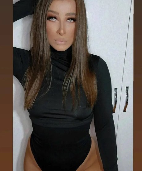 Photo nue de fuite OnlyFans de Roxanasilvanasandu