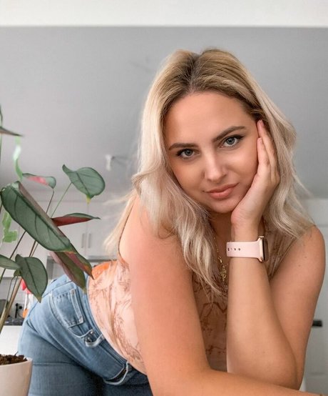 Photo nue de fuite OnlyFans de Rachelelizabeth