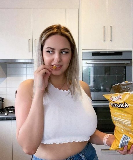 Photo nue de fuite OnlyFans de Rachelelizabeth