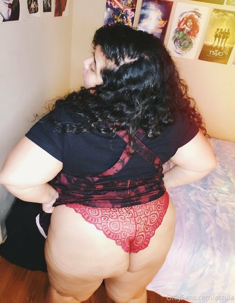 Photo nue de fuite OnlyFans de Atzula