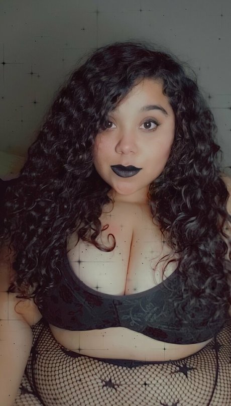 Photo nue de fuite OnlyFans de Atzula
