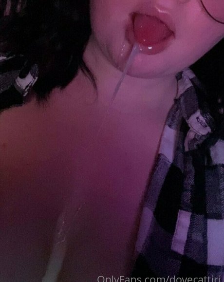 Photo nue de fuite OnlyFans de Dovecattiri