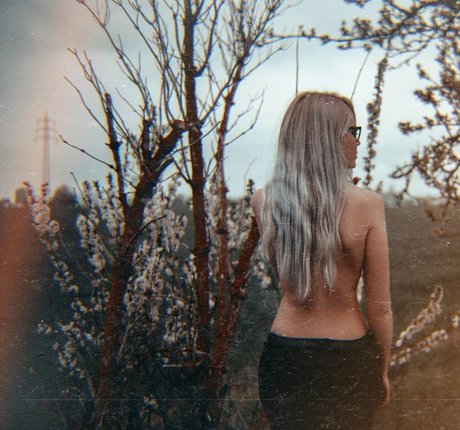 Photo nue de fuite OnlyFans de Sarisafari32