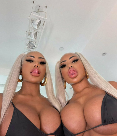 Photo nue de fuite OnlyFans de Theclermonttwins