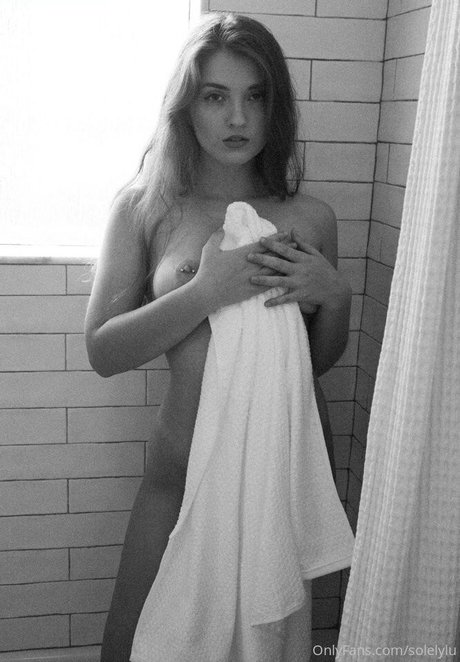 Photo nue de fuite OnlyFans de Solelylu