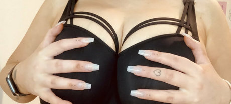 Photo nue de fuite OnlyFans de Thrilllhoefree