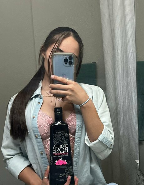 Photo nue de fuite OnlyFans de Lunaxox15