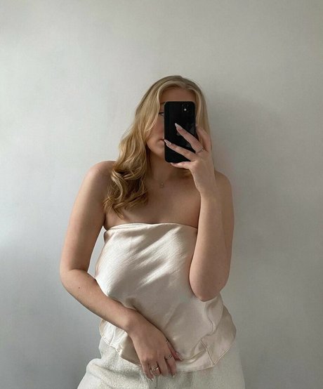 Photo nue de fuite OnlyFans de Lotten Sheppard