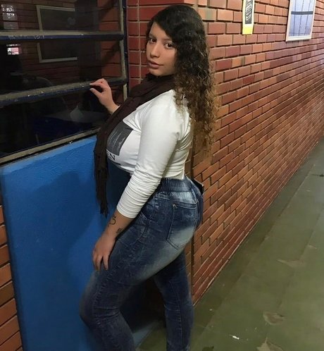 Ashley Alves