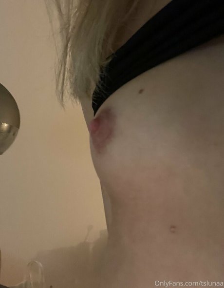 Photo nue de fuite OnlyFans de Tslunaa