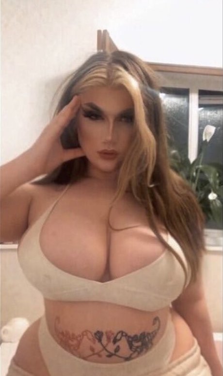 Photo nue de fuite OnlyFans de Heys0phie