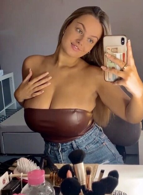 Photo nue de fuite OnlyFans de Leah Booth
