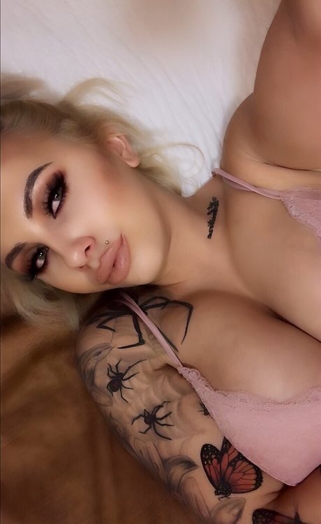 Photo nue de fuite OnlyFans de Kalihabibti