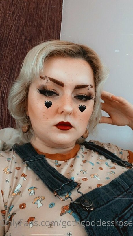 Photo nue de fuite OnlyFans de Gothgoddessrose