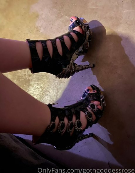 Photo nue de fuite OnlyFans de Gothgoddessrose