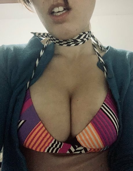 Photo nue de fuite OnlyFans de Lolitakiwis
