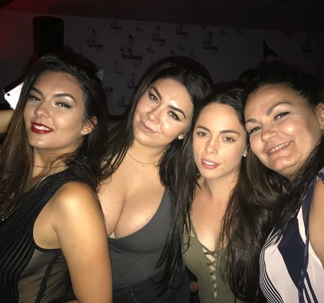 Nicky Nicole