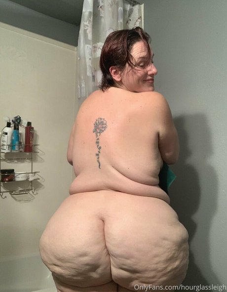 Photo nue de fuite OnlyFans de Hourglassleigh