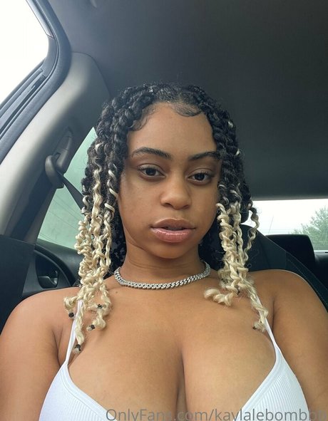 Photo nue de fuite OnlyFans de Kaylalebombbb