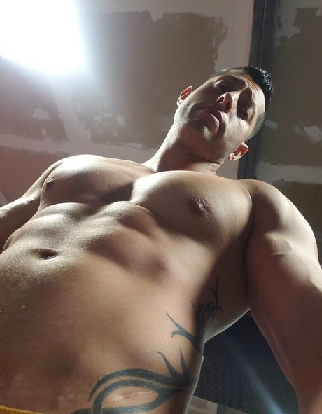 Photo nue de fuite OnlyFans de Eliseoantoniofree