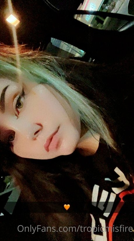 Photo nue de fuite OnlyFans de Tropicmisfire