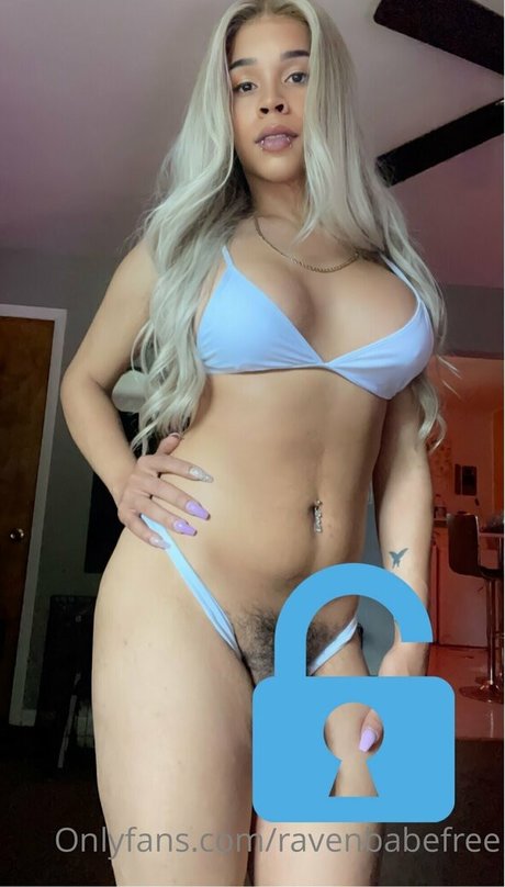 Photo nue de fuite OnlyFans de Ravenbabefree