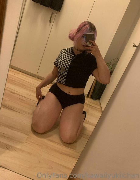 Photo nue de fuite OnlyFans de Kawaiiyukiichan