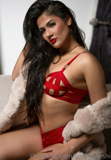 Photo nue de fuite OnlyFans de Onlynadeshi