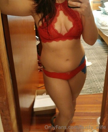 Bustywife