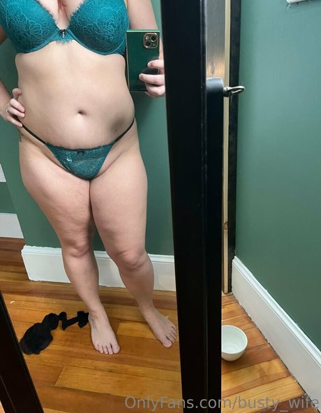 Bustywife