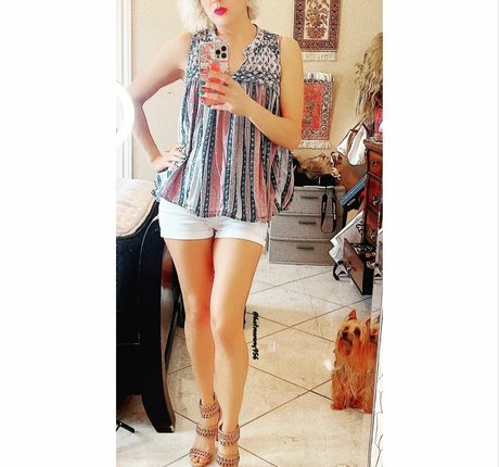 Hotmommy956