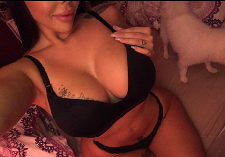 Photo nue de fuite OnlyFans de Kahina
