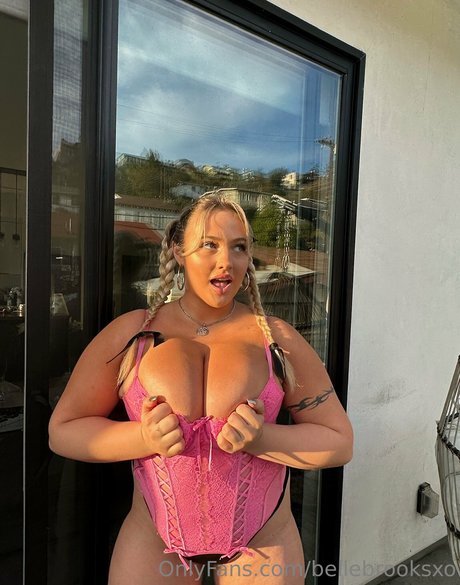 Photo nue de fuite OnlyFans de Belle