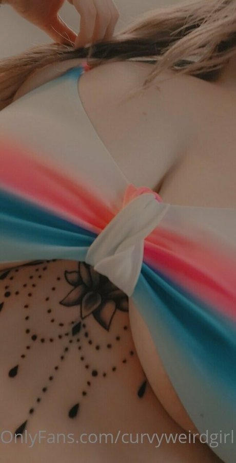 Photo nue de fuite OnlyFans de Curvyweirdgirl