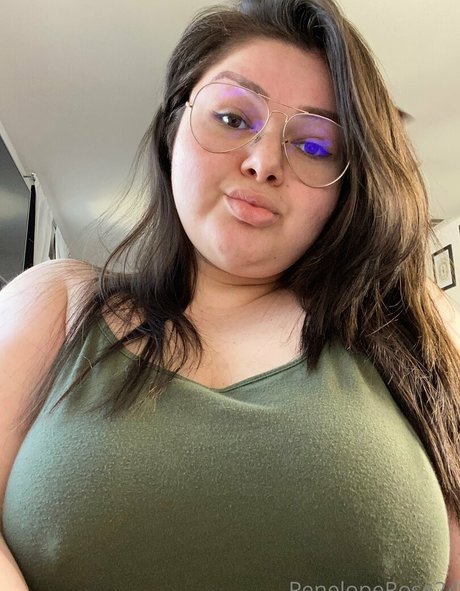 Photo nue de fuite OnlyFans de Peneloperose24