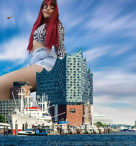 Photo nue de fuite OnlyFans de Giantessdeborafree