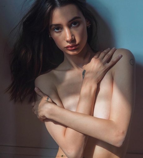 Photo nue de fuite OnlyFans de Jennifer Laptiacru