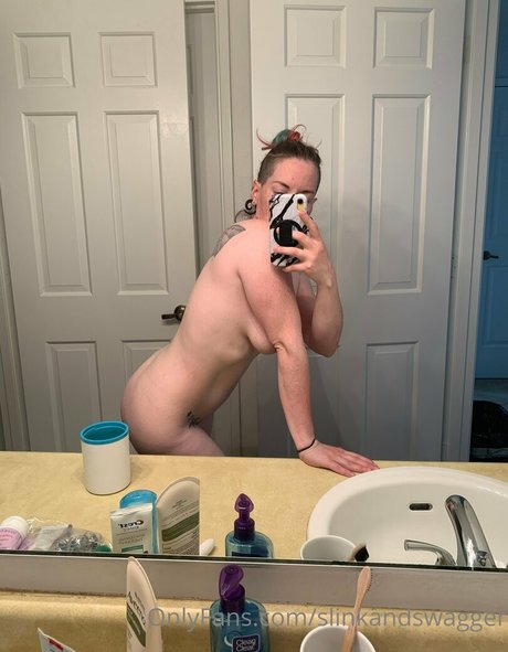 Photo nue de fuite OnlyFans de Slinkandswagger